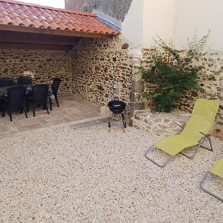Gite De La Fecleval 6 Personnes Proche Du Puy Dufou Saint-Mesmin  Buitenkant foto