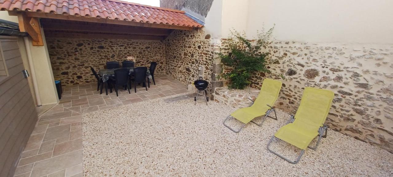 Gite De La Fecleval 6 Personnes Proche Du Puy Dufou Saint-Mesmin  Buitenkant foto